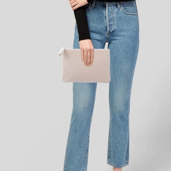 kate spade Handbags - Kate Spade New York
Chester Street Gia Clutch neutral colors bone beige
